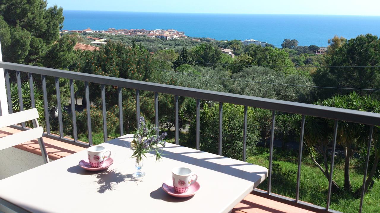 マリーナ・ディ・カメロータ Borgo Marinaro Bed & Breakfast エクステリア 写真