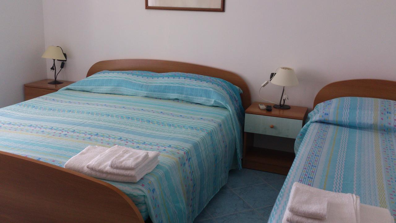 マリーナ・ディ・カメロータ Borgo Marinaro Bed & Breakfast エクステリア 写真