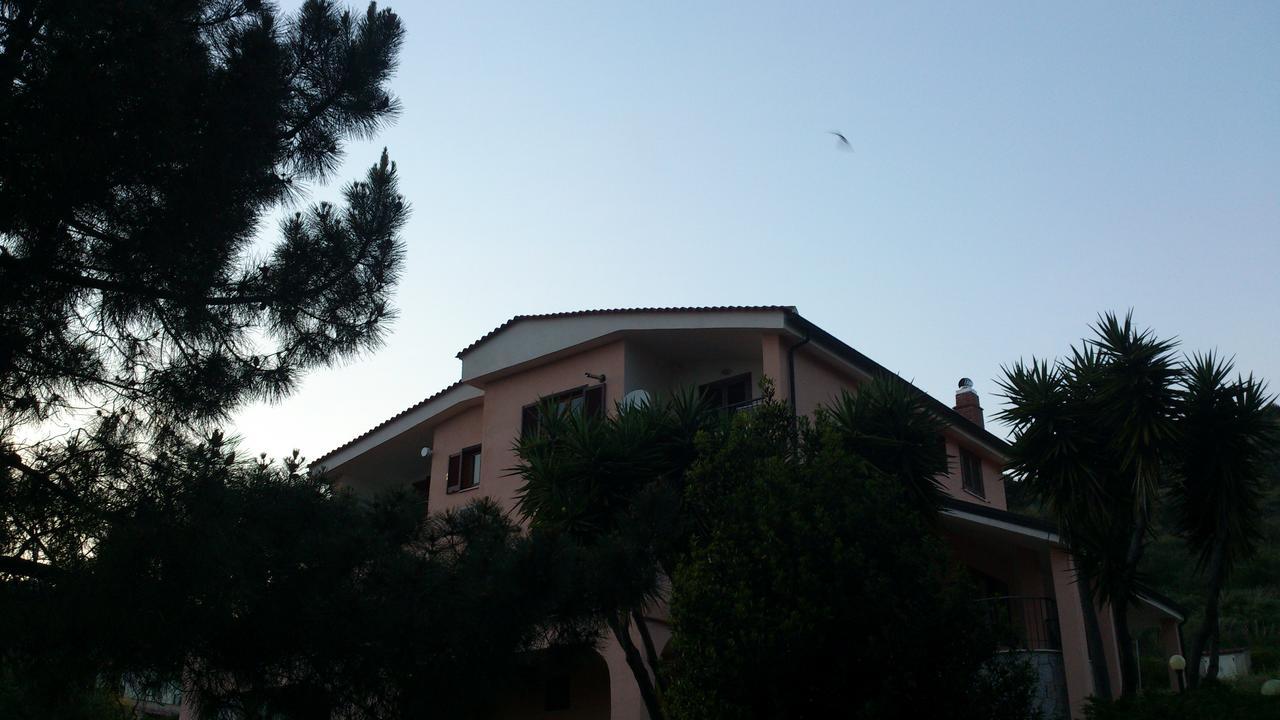 マリーナ・ディ・カメロータ Borgo Marinaro Bed & Breakfast エクステリア 写真